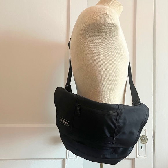 Amazon.com: Timbuk2 Commute Messenger Bag 2.0, Eco Black  Timbuck2 Crossbody Messenger Bag - Sling / Travel / Flight / Commute